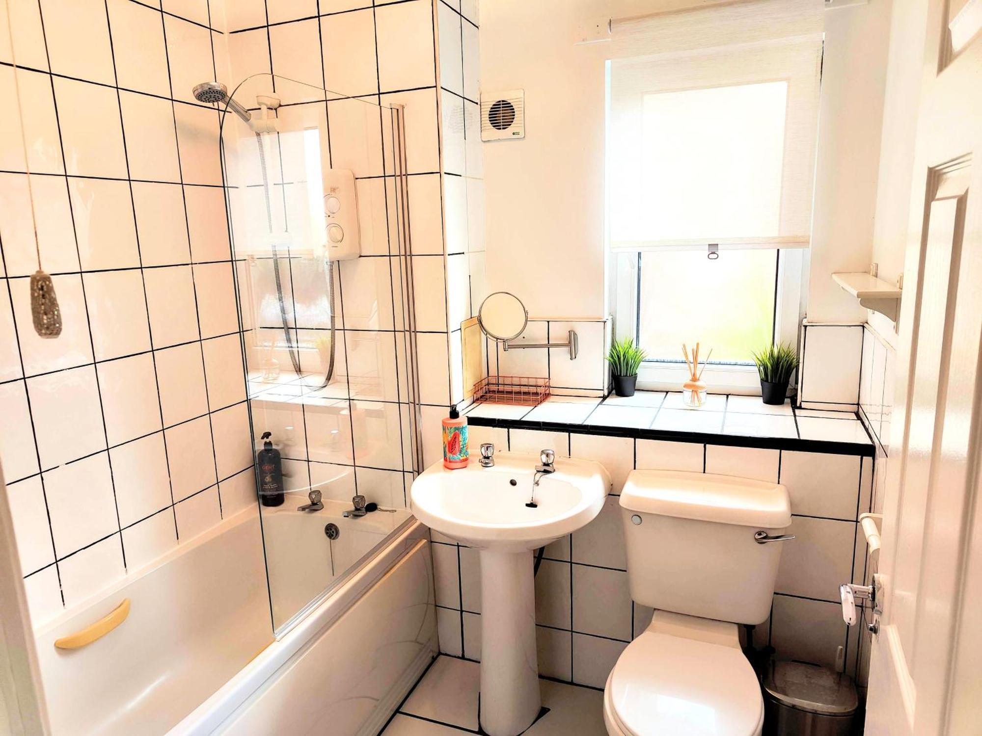 La Casita, Quarry - 2 Bedroom Entire Apartment With Free Parking Глазгоу Екстериор снимка